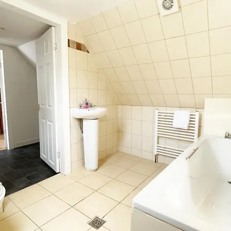 Catcune Family Suite Gorebridge Exterior photo